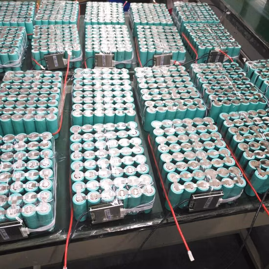Iluminazione pubblica solare residenziale dell'Accumulatore litio-ione di scarico 100% di Yangtze 24V 100Ah